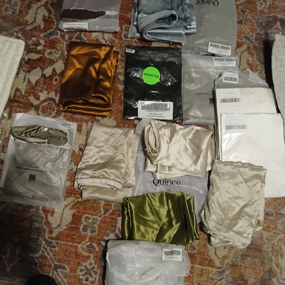 Quince Lot Of Silk Pillow Cases And Others. - Picture 3 of 9